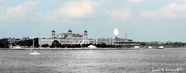 ELIS_ISLAND_00.jpg